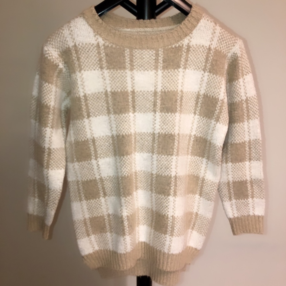 🔥 Tan white block pattern thick sweater